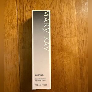 Mary Kay CC Cream Sunscreen Broad Spectrum SPF 15 Very Deep 086620.